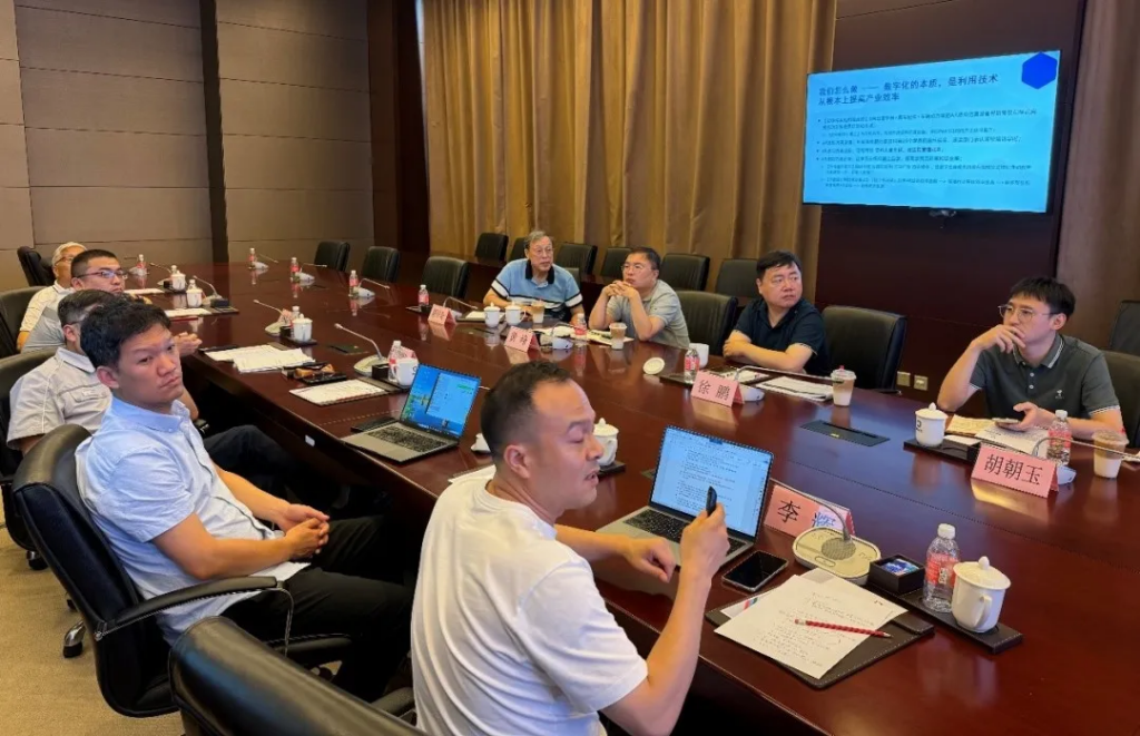 上海市交通委运输服务处一行到访上海汽检参观交流伴陆科技产品